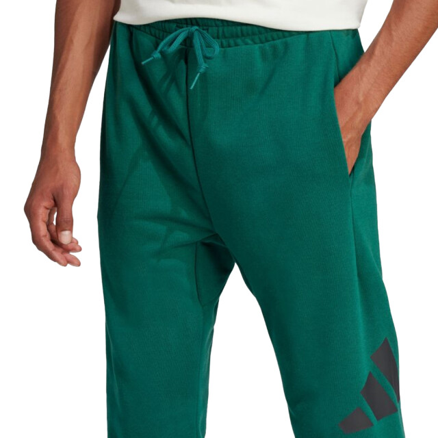 Adidas Heren essentials french terry joggingbroek met groot logo UTPP2814_green large