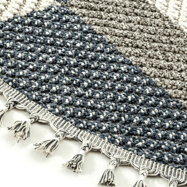 CaliCosy Vloerkleed rond grijs met grijs driehoekmotief en franjes bukle 3246595 large