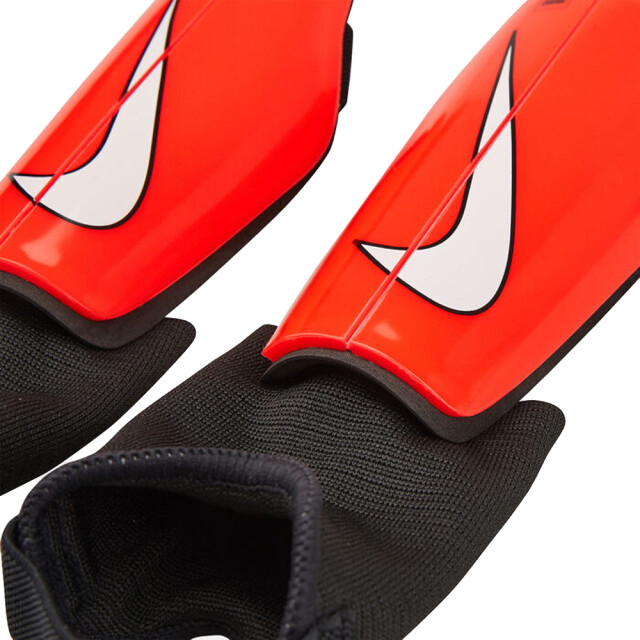 Nike Unisex charge scheen- en enkelbeschermers voor volwassenen UTPP4460_red large