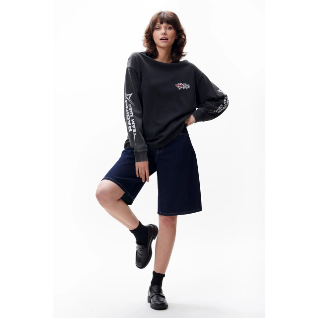 Catwalk Junkie 2503020406 loose fit graphic long sleeve 2503020406 Loose fit graphic long sleeve large