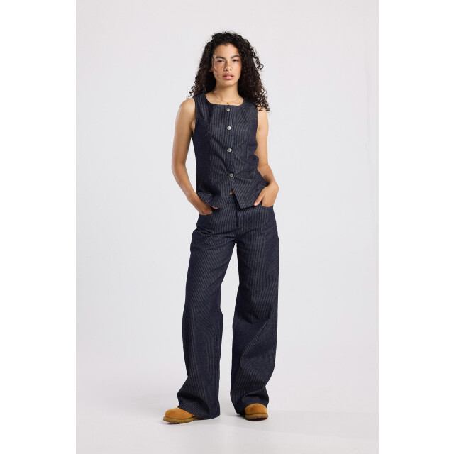 America Today Ilana 2282002330 350 large