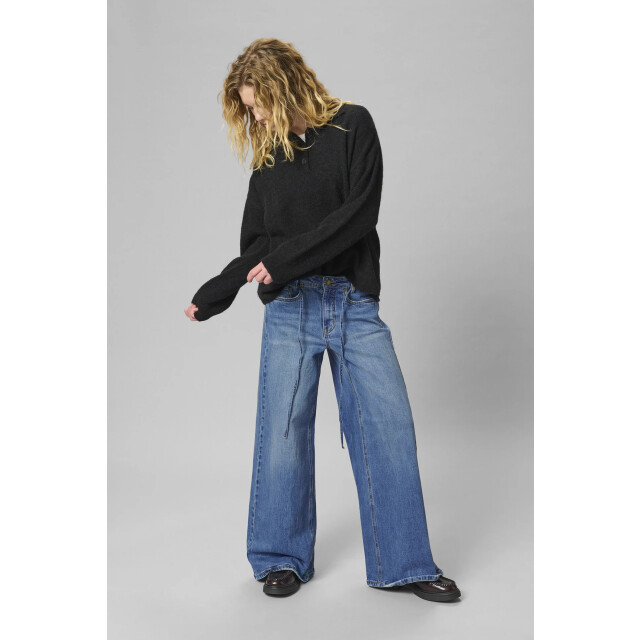 My Essential Wardrobe 10705256 karo 144 mid x-wide 10705256 Karo 144 Mid X-Wide large