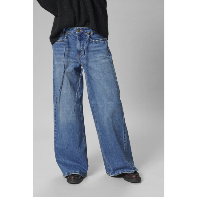 My Essential Wardrobe 10705256 karo 144 mid x-wide 10705256 Karo 144 Mid X-Wide large