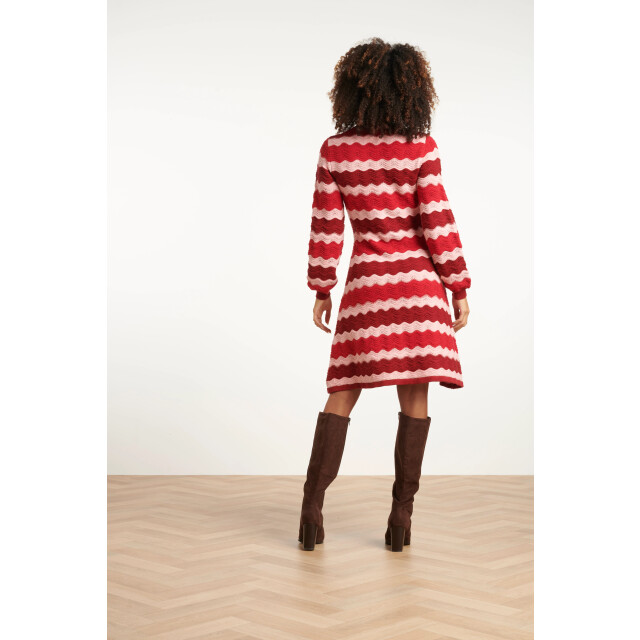 Smashed Lemon Damesgebreide jurk zand met golfpatroon pof... | 25527-450-420 large