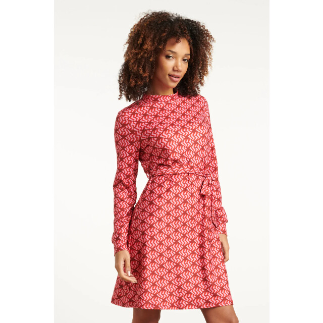 Smashed Lemon Stretchstof lippenprint jurk in rood en roze | 25590-450-420 large