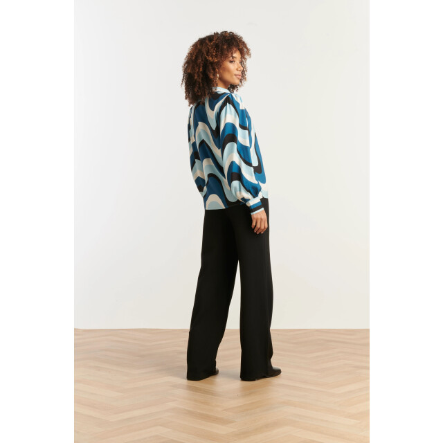 Smashed Lemon Golvende print top in zwart en blauw | 25575-600-998 large