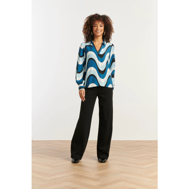 Smashed Lemon Golvende print top in zwart en blauw | 25575-600-998 large