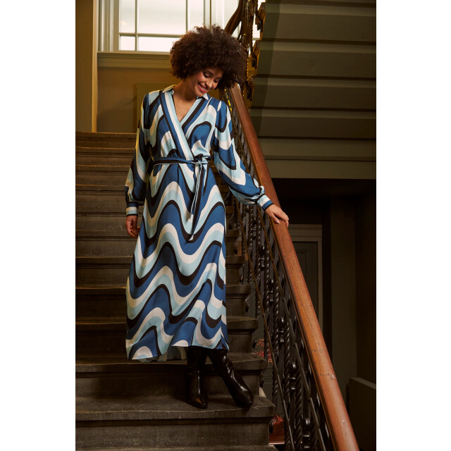 Smashed Lemon Golvende print maxi jurk in zwart en blauw | 25582-600-998 large