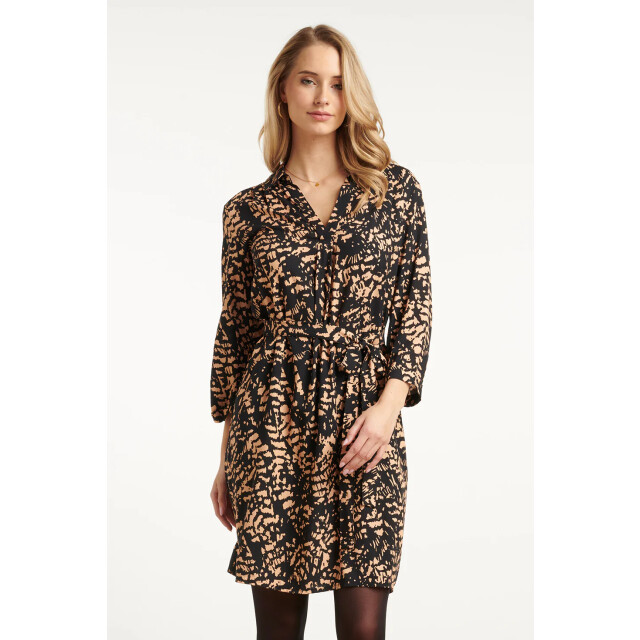 Smashed Lemon Korte jurk met abstract zwart en camel print | 25692-999-735 large