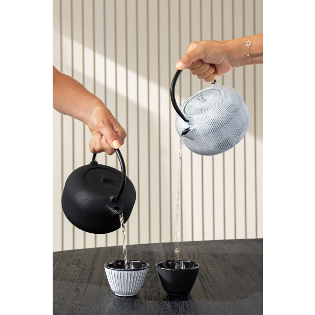 J-Line Box of 1 tea pot metal black assortment 2 52809 large