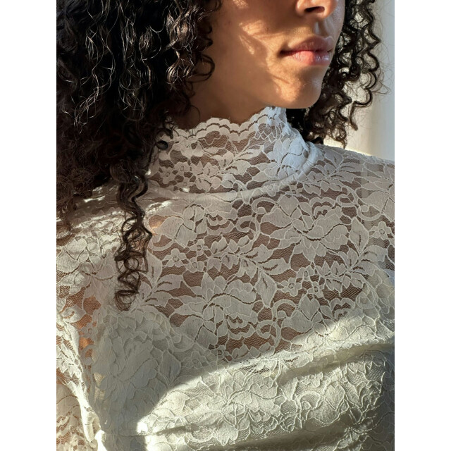 Neo Noir liza 161473 120 white 06615.100.0253 large