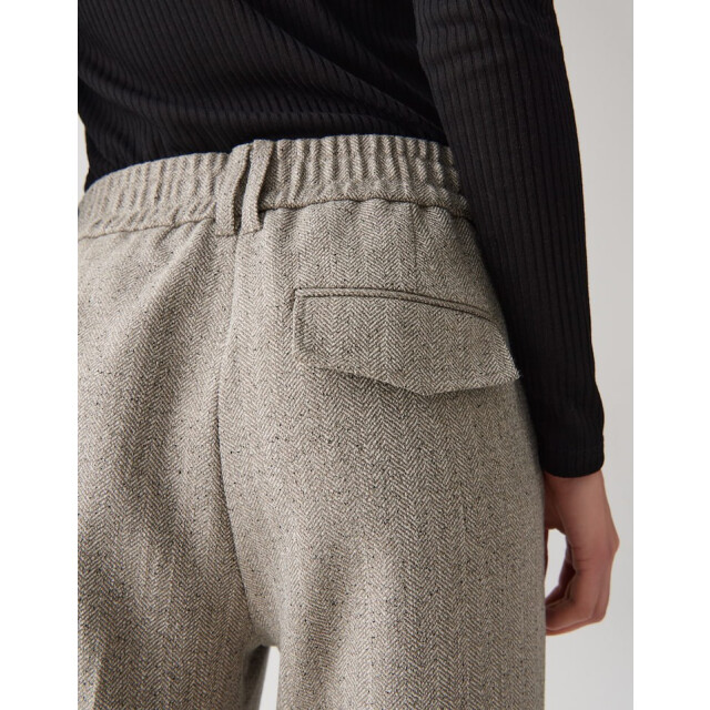 Opus Meeri herringbone 10459913456376 zand dessin 4109.06.0041 large