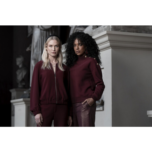 Geisha 52600-41 480 sweater with buttons at shoulder burgundy 52600-41 480 large