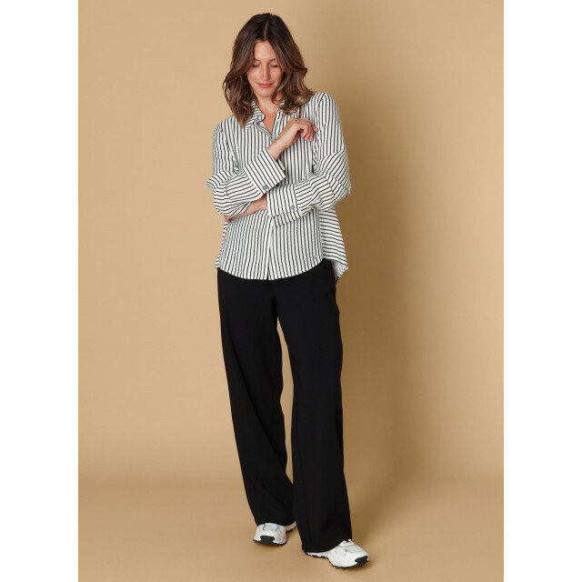 IVY BEAU Syra wit Syra Zwart Wit large