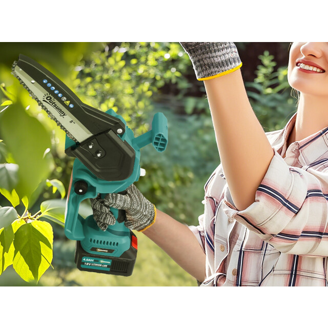 4goodz Outsunny 2-in-1 mini kettingzaag met steel tot 250 cm 580w met accu 3315558 large