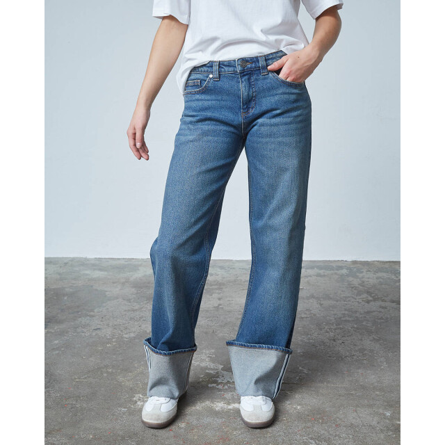 Sisters Point Jeans 18670 onea-turnup2 Sisters Point Jeans 18670 ONEA-TURNUP2 large