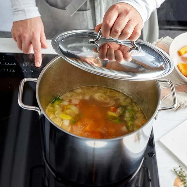 Demeyere Apollo 7 soeppan met deksel 24 cm / 8l 44394 large