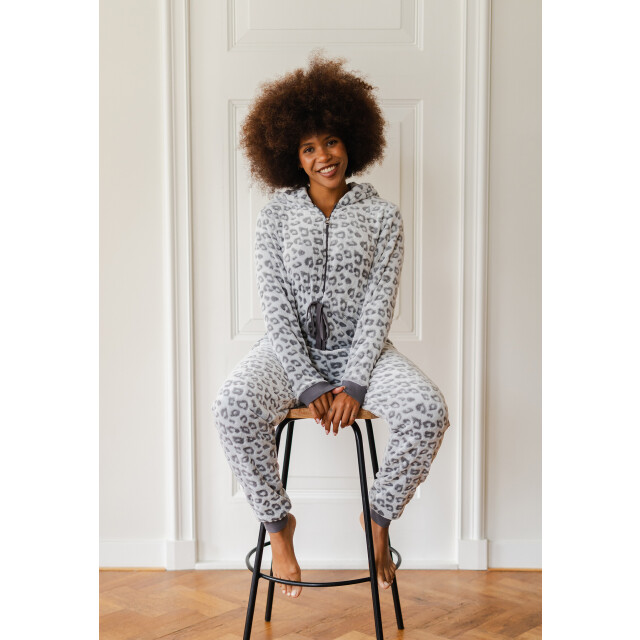 By Louise Dames huispak onesie fleece grijs panterprint BL-6078-02 large By Louise Dames huispak onesie fleece grijs panterprint BL-6078-02 large