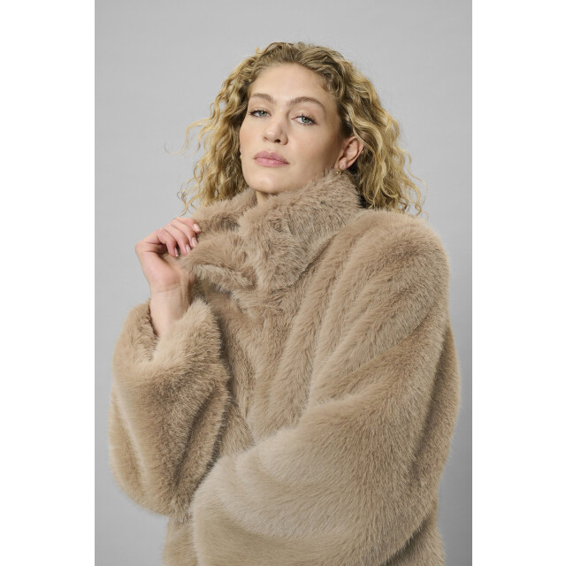 My Essential Wardrobe 10705189 alexa fur jacket 10705189 Alexa Fur Jacket large
