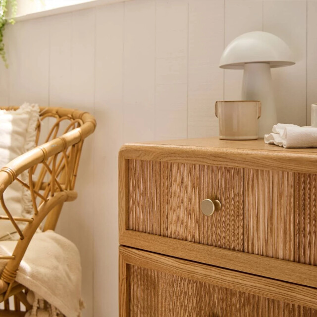 CaliCosy Nachtkastje met 3 lades en latten front h71 cm ava 3245907 large