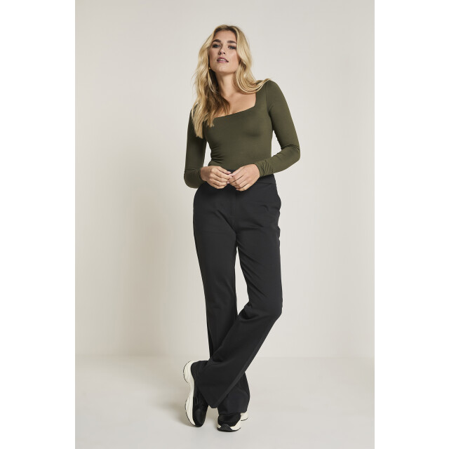 Para Mi nos.124332 noor (city) punto NOS.124332 large