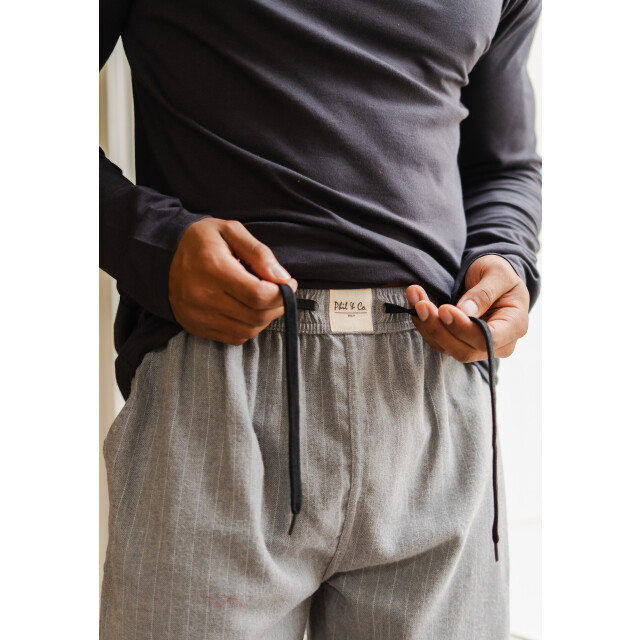 Phil & Co Lange heren pyjama set met flanellen pyjamabroek grijs PH-6145-02 large Phil & Co Lange heren pyjama set met flanellen pyjamabroek grijs PH-6145-02 large