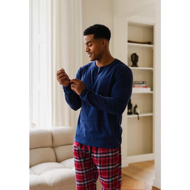 Phil & Co Lange heren pyjama set met flanellen pyjamabroek rood/blauw PH-6146-02 large Phil & Co Lange heren pyjama set met flanellen pyjamabroek rood/blauw PH-6146-02 large
