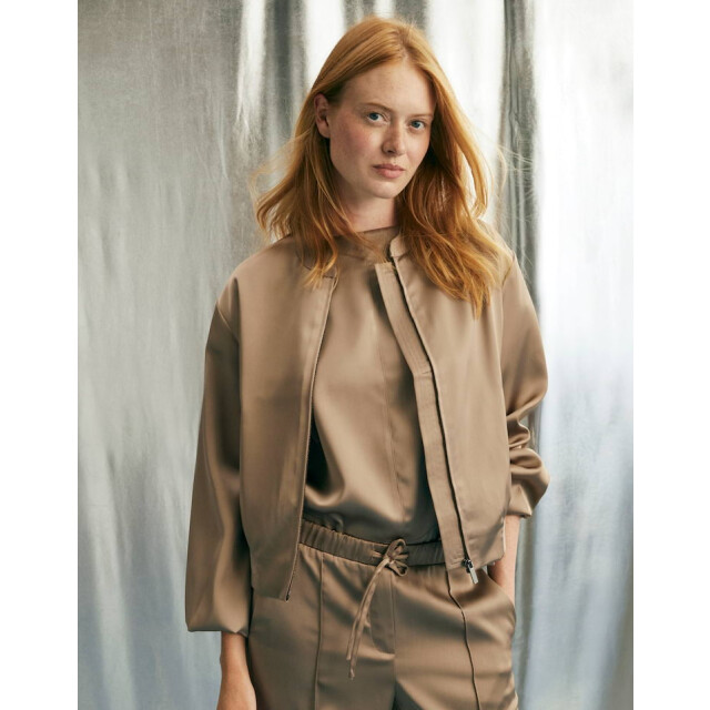 Opus jupita 104930192392 jupita 20022 warm 06228.765.0006 large Opus jupita 104930192392 jupita 20022 warm 06228.765.0006 large