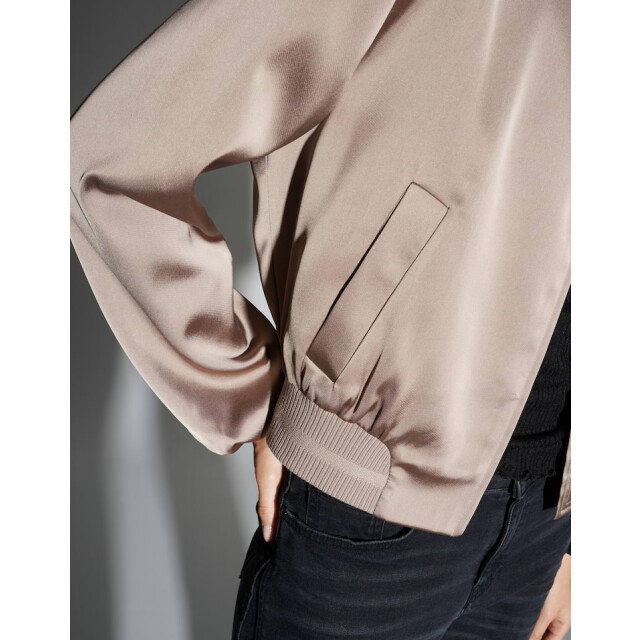 Opus jupita 104930192392 jupita 20022 warm 06228.765.0006 large Opus jupita 104930192392 jupita 20022 warm 06228.765.0006 large