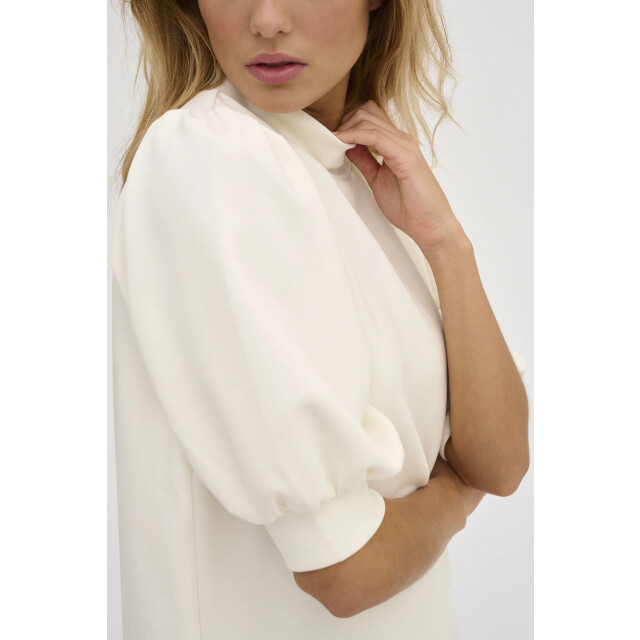 My Essential Wardrobe 10703704 21 the puff blouse 10703704 21 The puff blouse large