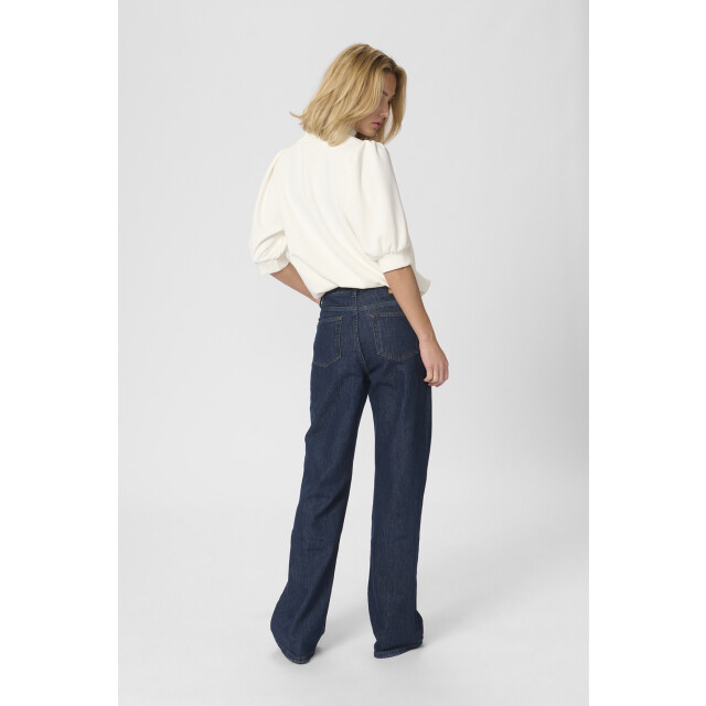 My Essential Wardrobe 10703704 21 the puff blouse 10703704 21 The puff blouse large