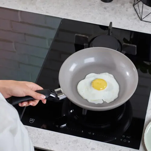 Fissler Ceratal comfort koekenpannen 24 + 28cm met deksels 4009209413587 large