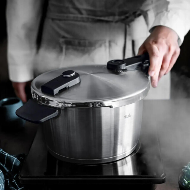 Fissler Vitaquick premium snelkookpan-set 3.5l & 6l met stoominzet düdüklü tencere 4009209419701 large