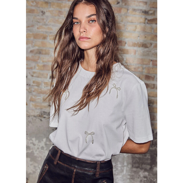 Haute L'Amitié Haute l’amitié pearl bow tee strikjes 9799952957768 large