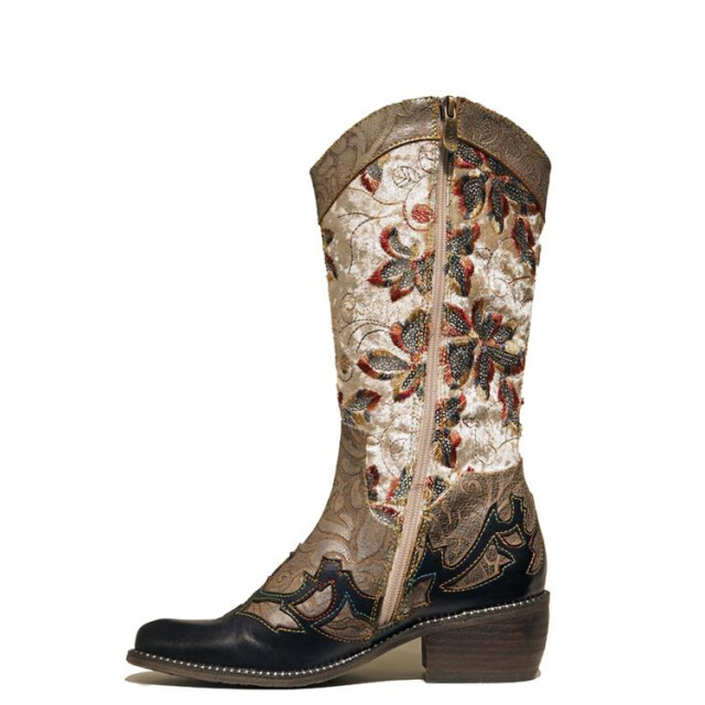 Laura Vita Ercwinao 19 Ercwinao 19 large