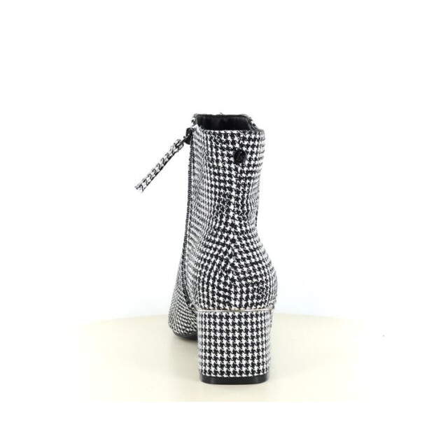 La Strada 2323228 2323228 large