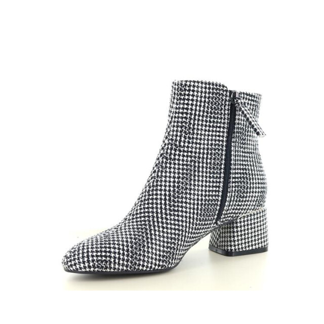 La Strada 2323228 2323228 large