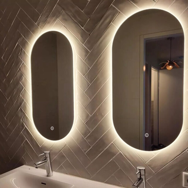 Vtw Living badkamerspiegel ovaal met led verlichting en verwarming 50 x 100 cm 3038024 large