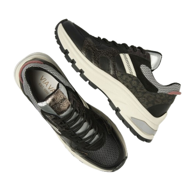 VIA VAI Liz finley 62010 Liz Finley 62010 large