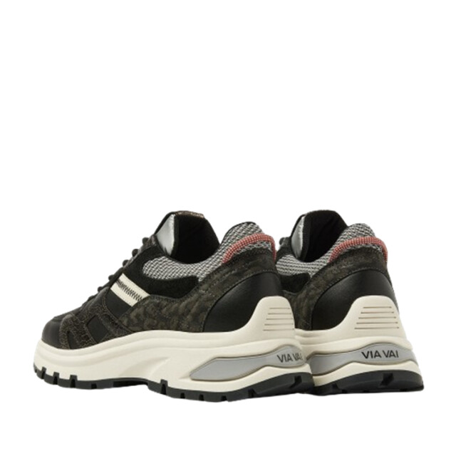 VIA VAI Liz finley 62010 Liz Finley 62010 large