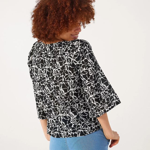 Jacqueline de Yong Sapna 3/4 tassel top 15341781 large