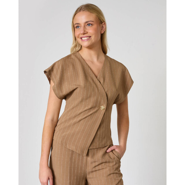 Sisters Point Vest 19502 evela-ve2 Sisters Point Top korte mouw 19502 EVELA-VE2 large