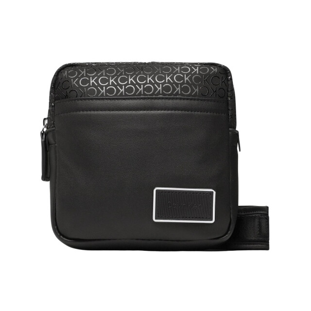 Calvin Klein Kruisbodytas met monogram UTNA1260_black large