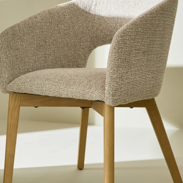 Signature Set van 2 gestoffeerde stoel van massief essenhout. ines 3493125 large