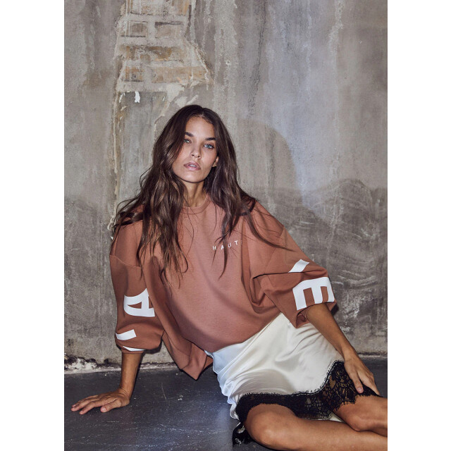 Haute L'Amitié Haute l’amitié maxi split logo sweat camel 9864281456968 large