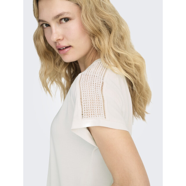 Only Onlfree life ss v-neck lace top jrs off-white 4339.02.0130 large