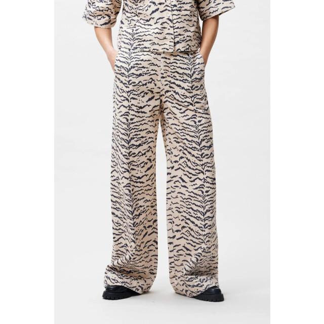 Catwalk Junkie 2601023210 wide leg tiger jeans 2601023210 Wide leg tiger jeans large