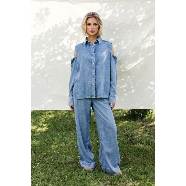 Catwalk Junkie 2601021609 open shoulder denim blouse 2601021609 Open shoulder denim blouse large