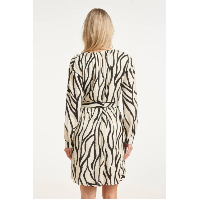 Smashed Lemon Knielange jurk met zebra print en ceintuur in off-white en zwart | 8718679005364 large
