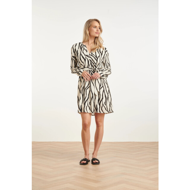 Smashed Lemon Knielange jurk met zebra print en ceintuur in off-white en zwart | 8718679005364 large